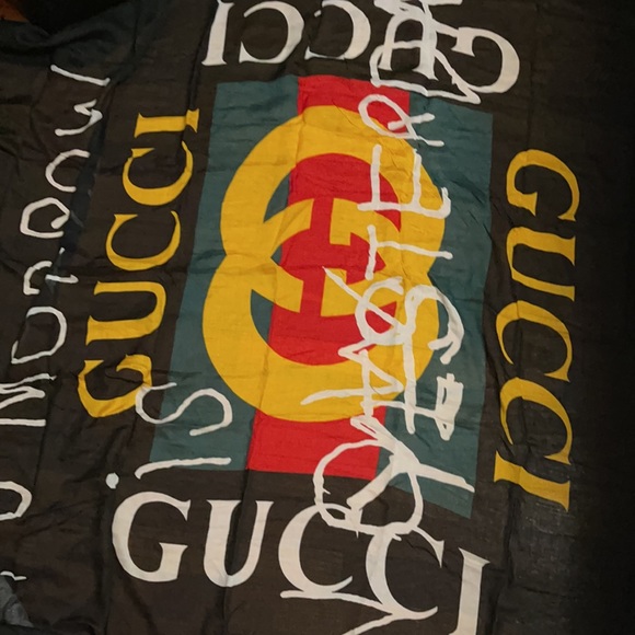 Gucci shawls 🧣 new without tag 🏷 - Picture 2 of 7